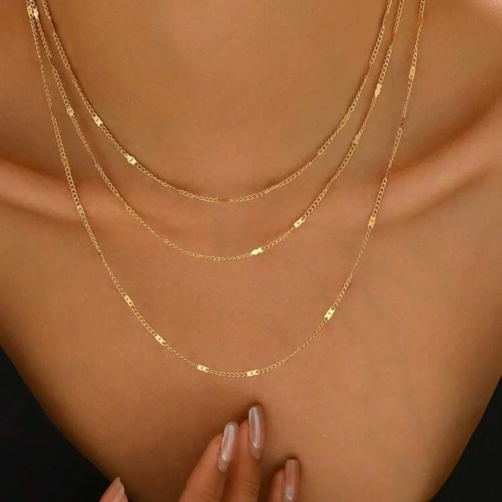 Gold 1pc Layered Chain Necklace - Picture 2 of 3